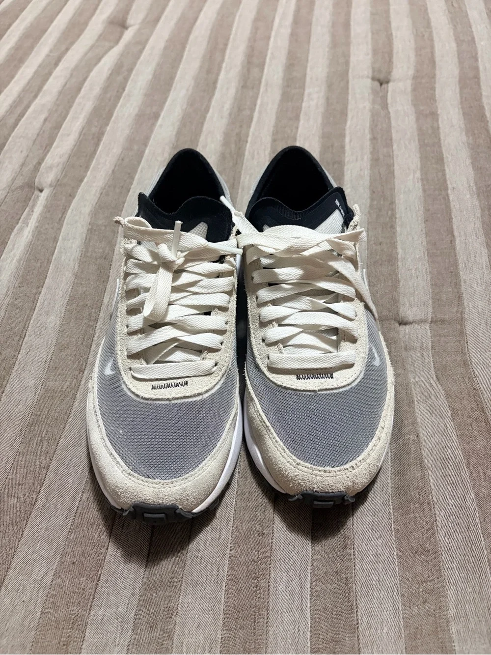 Boys Nike Waffle Low-Top Sneakers in Cream and Gray